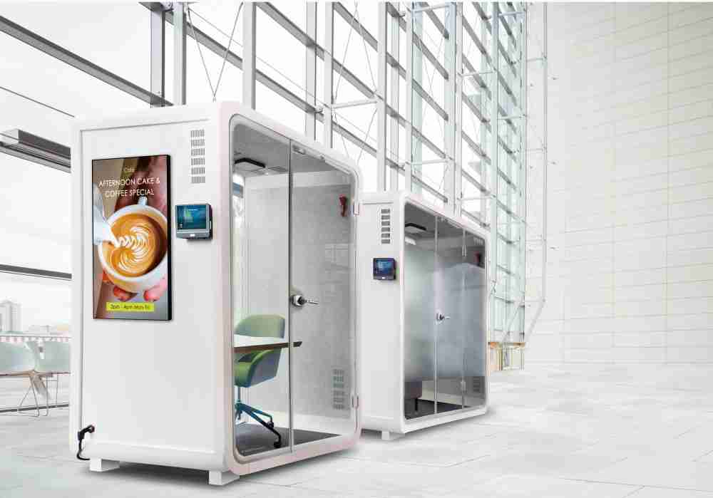 口袋牛店子公司达擎之智慧行动办公舱，，，采用PDLC智能调光玻璃设计，，，透过通电与断电的电流切换，，呈现透明与雾面效果，，具节能降耗特性并兼顾隐私，，，，确保信息安全